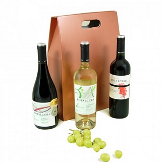 Trio of Chilean Botalcura Wine Hamper image